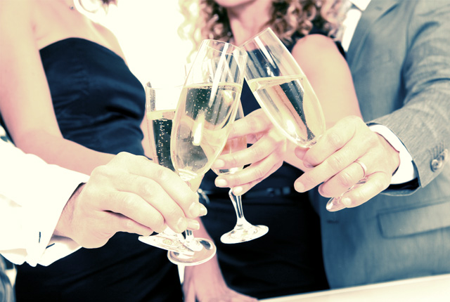Miért pezsgővel koccintunk szilveszterkor?